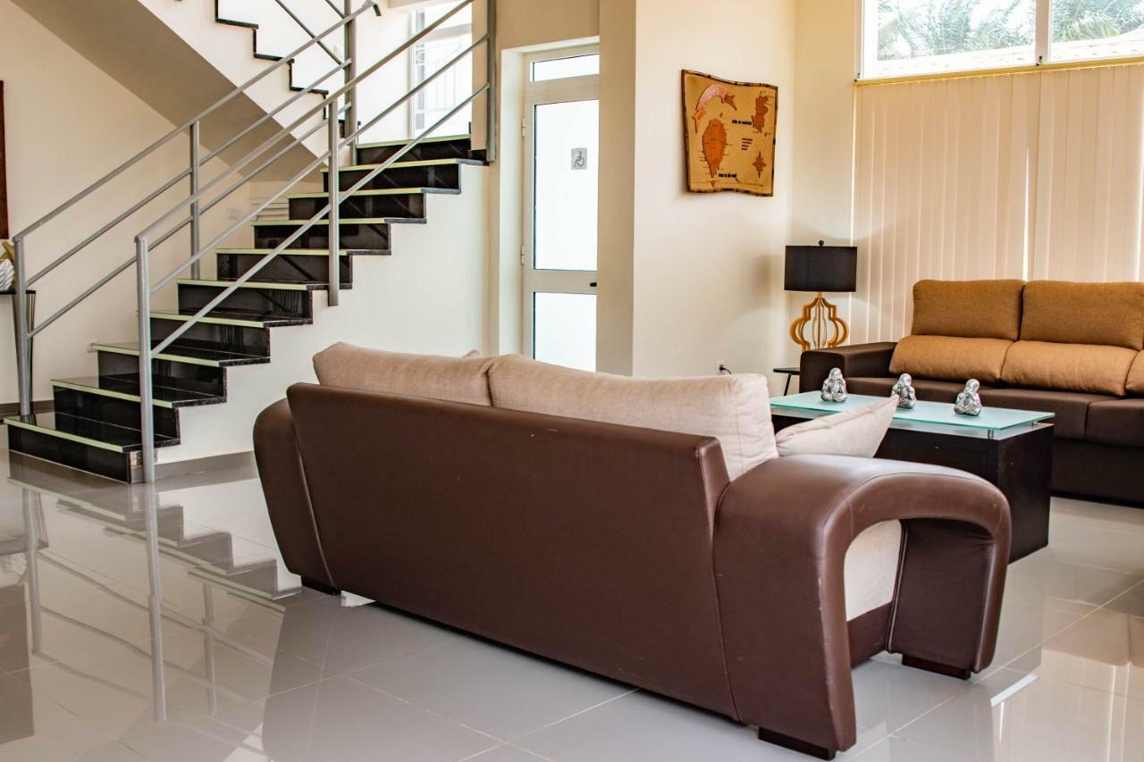 סאו טומה Hotel Vitoria מראה חיצוני תמונה