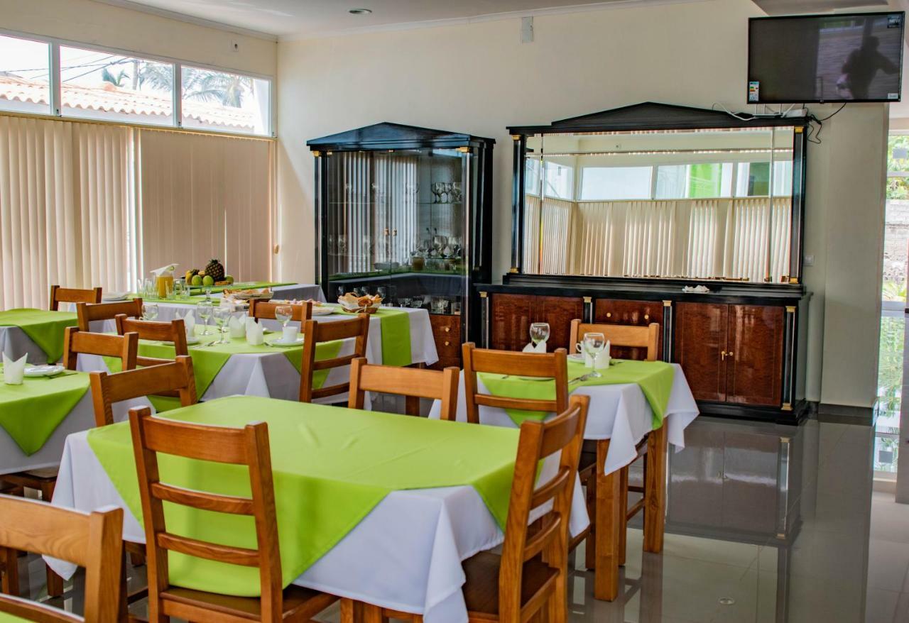סאו טומה Hotel Vitoria מראה חיצוני תמונה