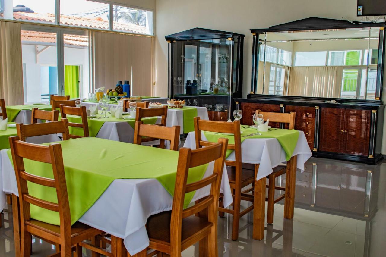 סאו טומה Hotel Vitoria מראה חיצוני תמונה
