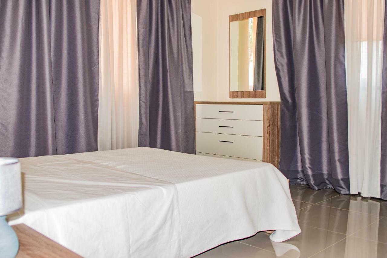 סאו טומה Hotel Vitoria מראה חיצוני תמונה